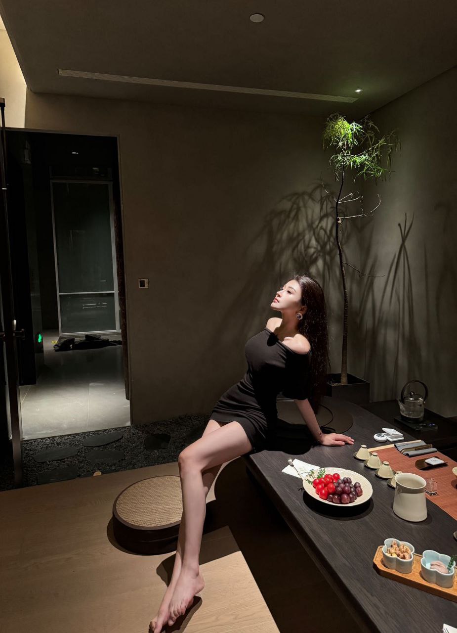 大长腿甜美姐姐语洁
