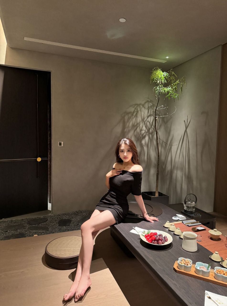 大长腿甜美姐姐语洁