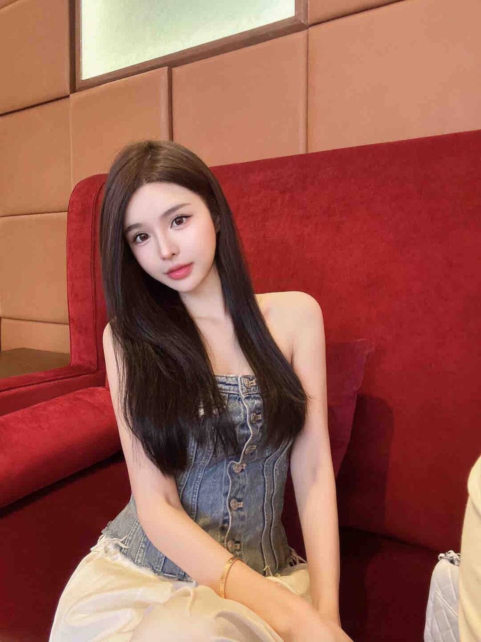 百变女友玲妍