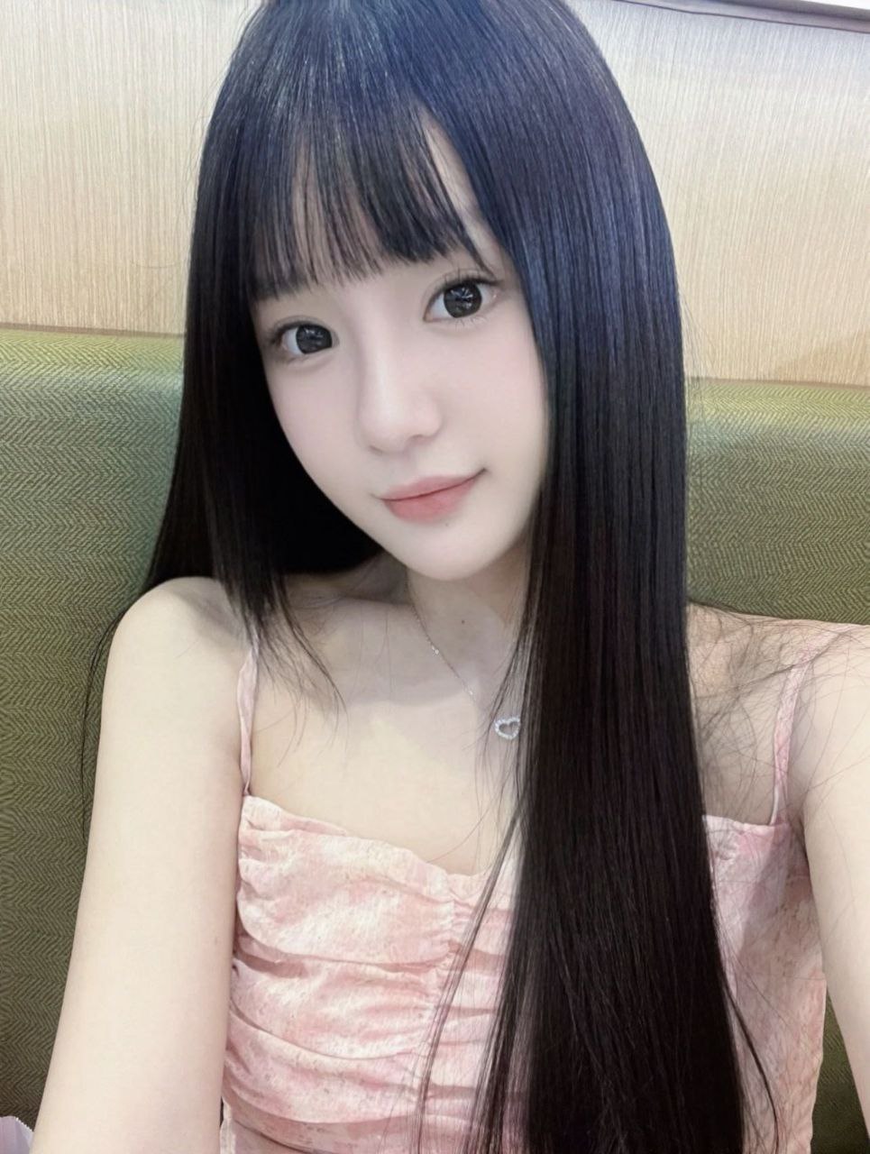 小白实习生依遥