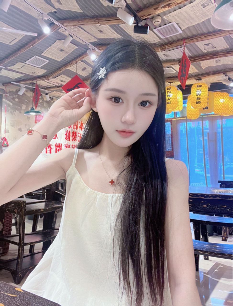 小白实习生依遥