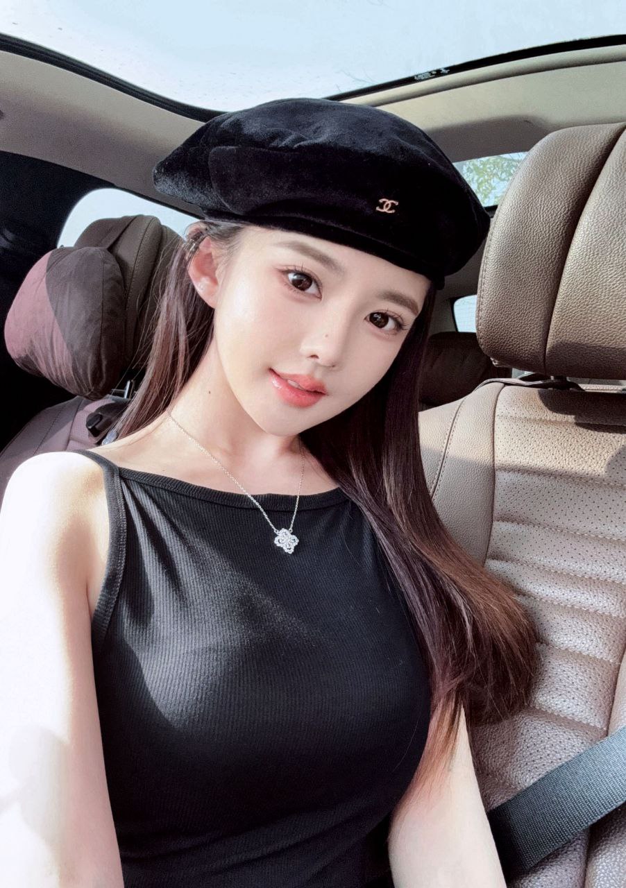 微博认证時尚博主芸妮