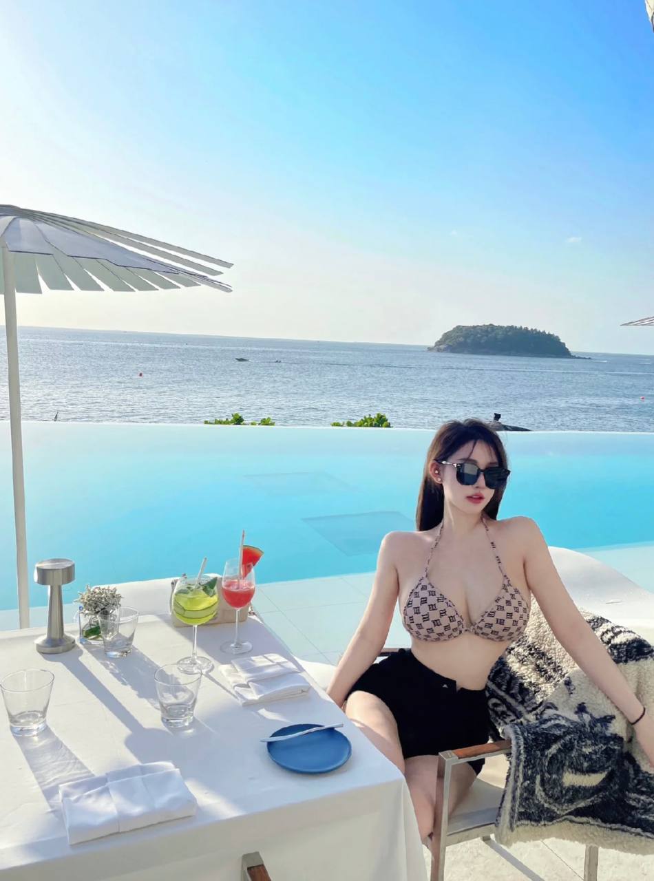 甜美气质御姐夏晗