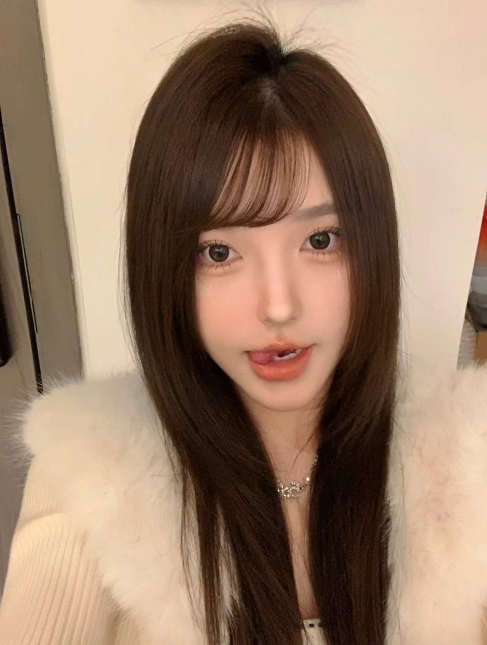甜美气质御姐夏晗