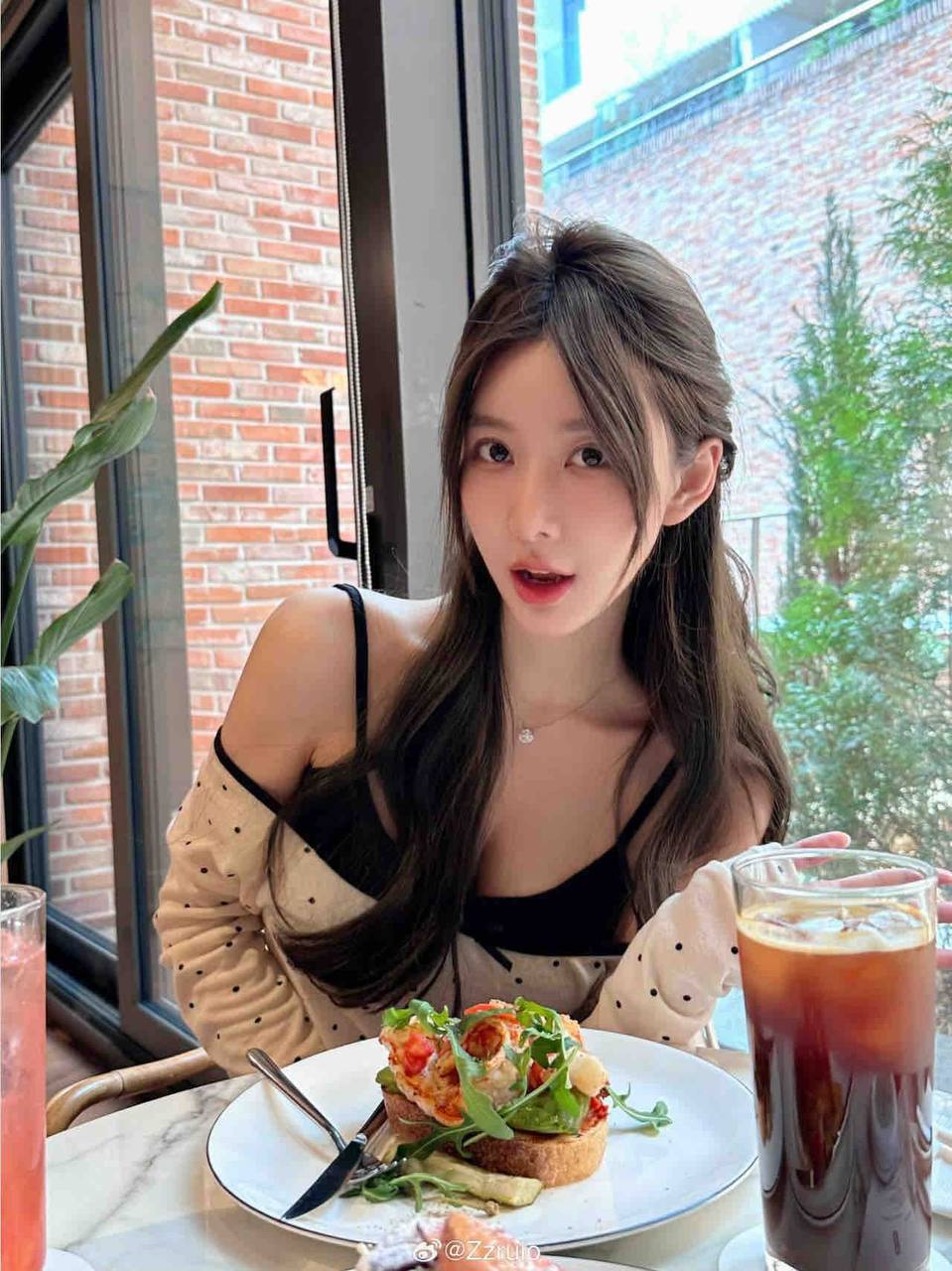 清纯童颜娅娜