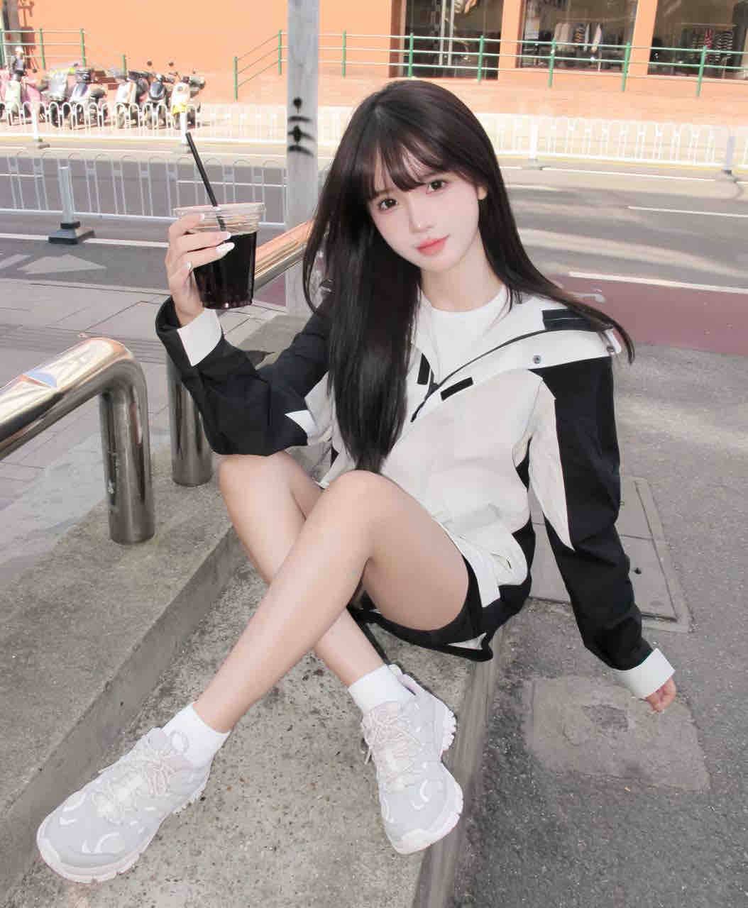 在校艺术生彦琳
