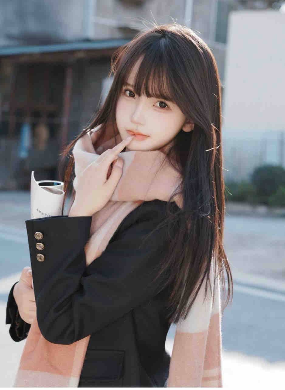 在校艺术生彦琳