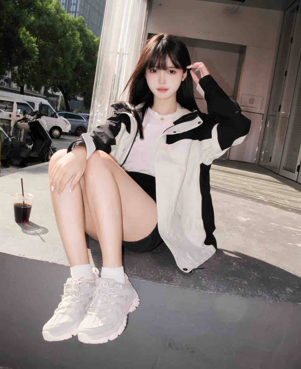 在校艺术生彦琳