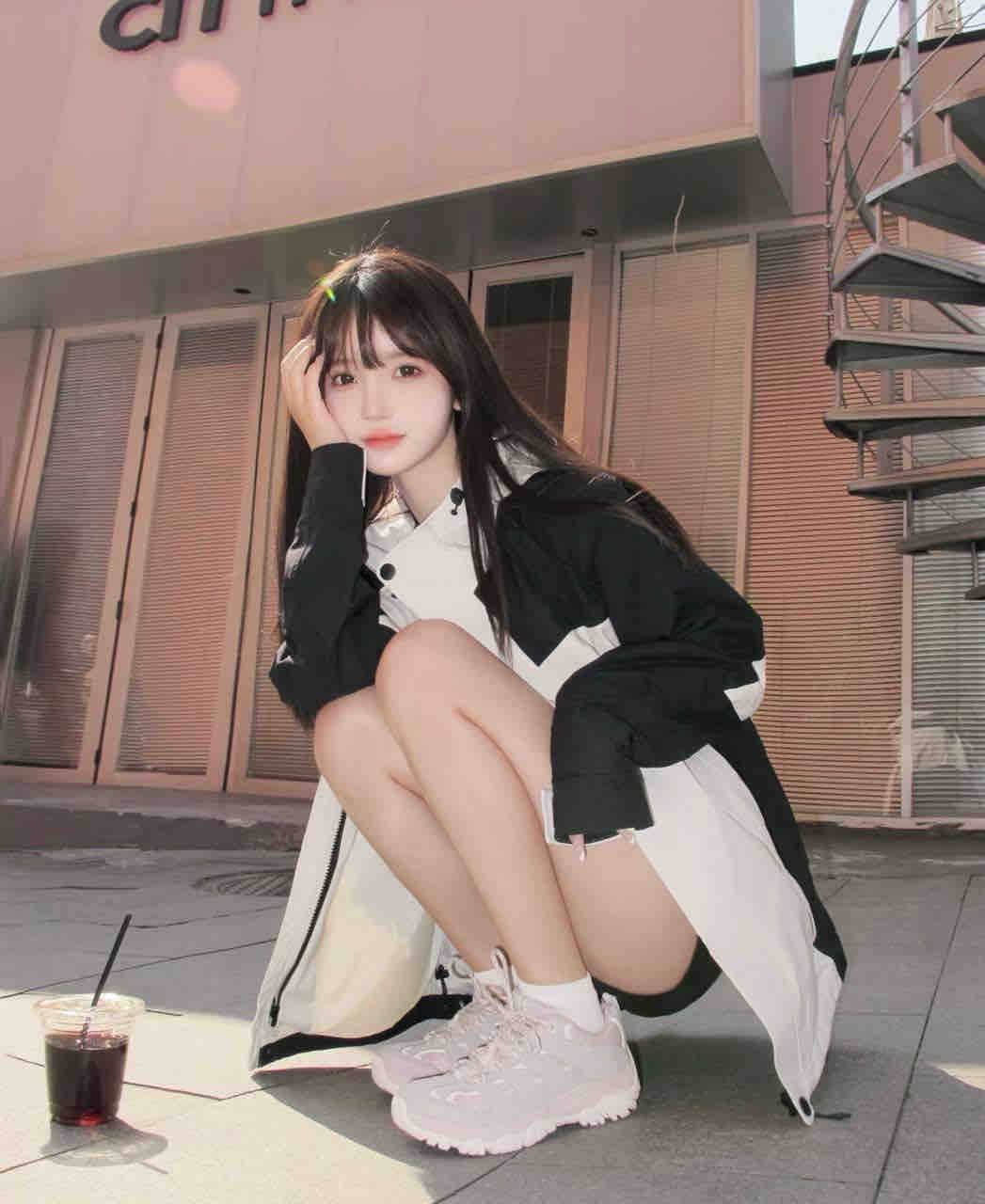 在校艺术生彦琳