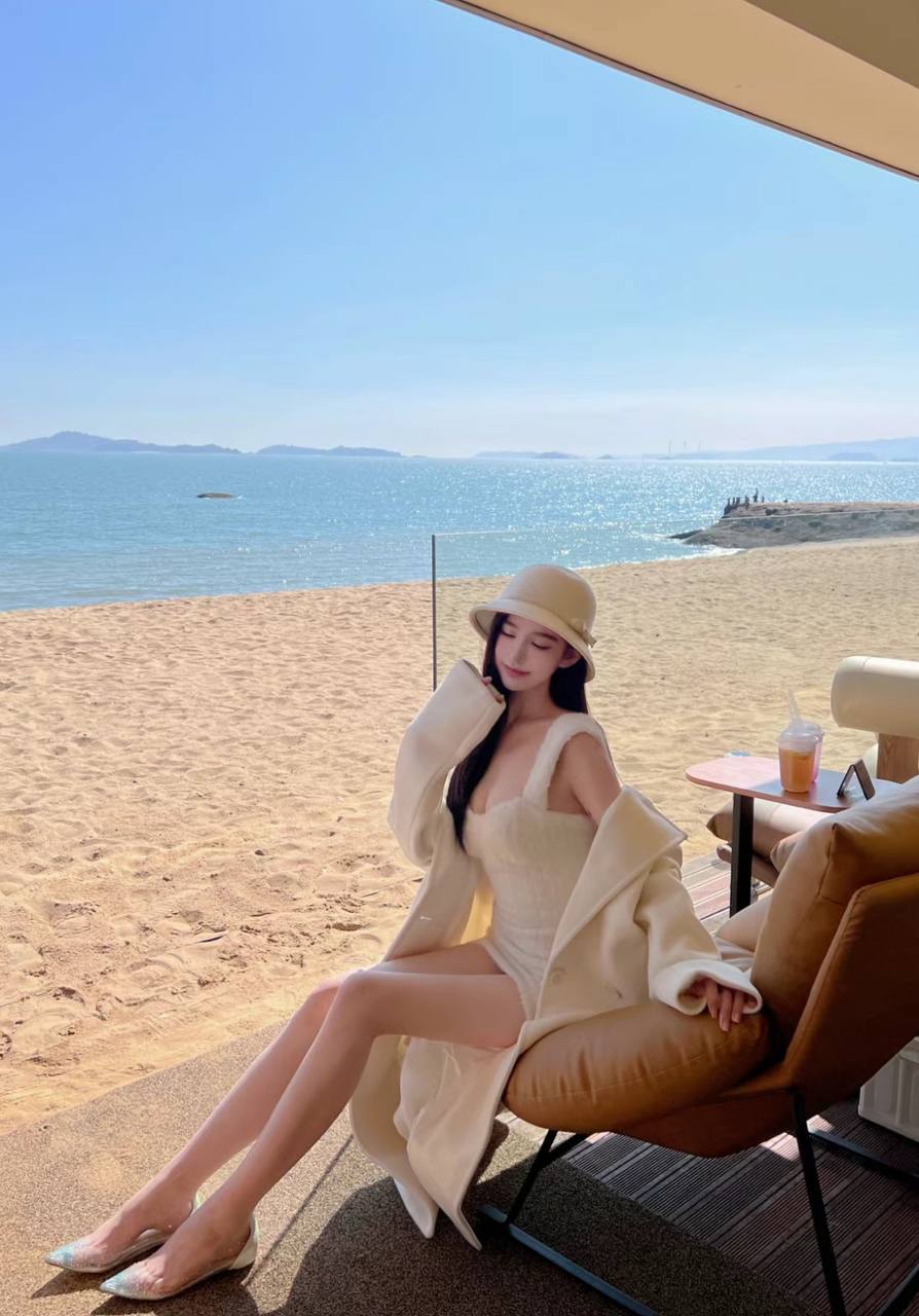 妩媚气质小美女秋瑶