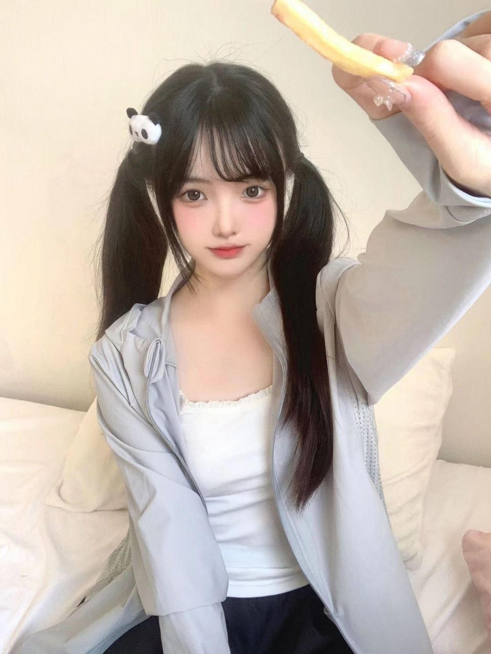 白瘦幼软萌少女晗雪