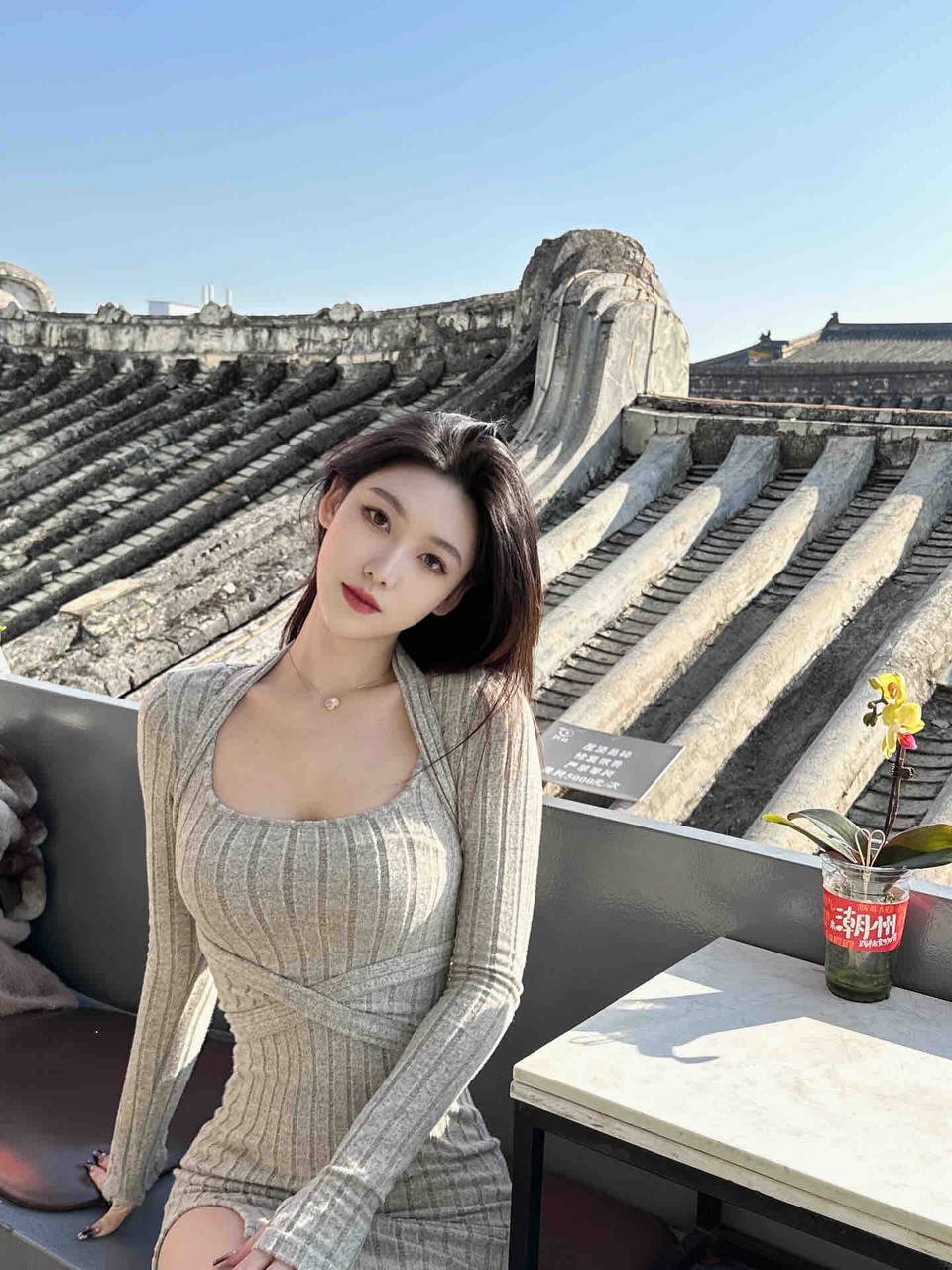 肤白貌美御姐玥萱