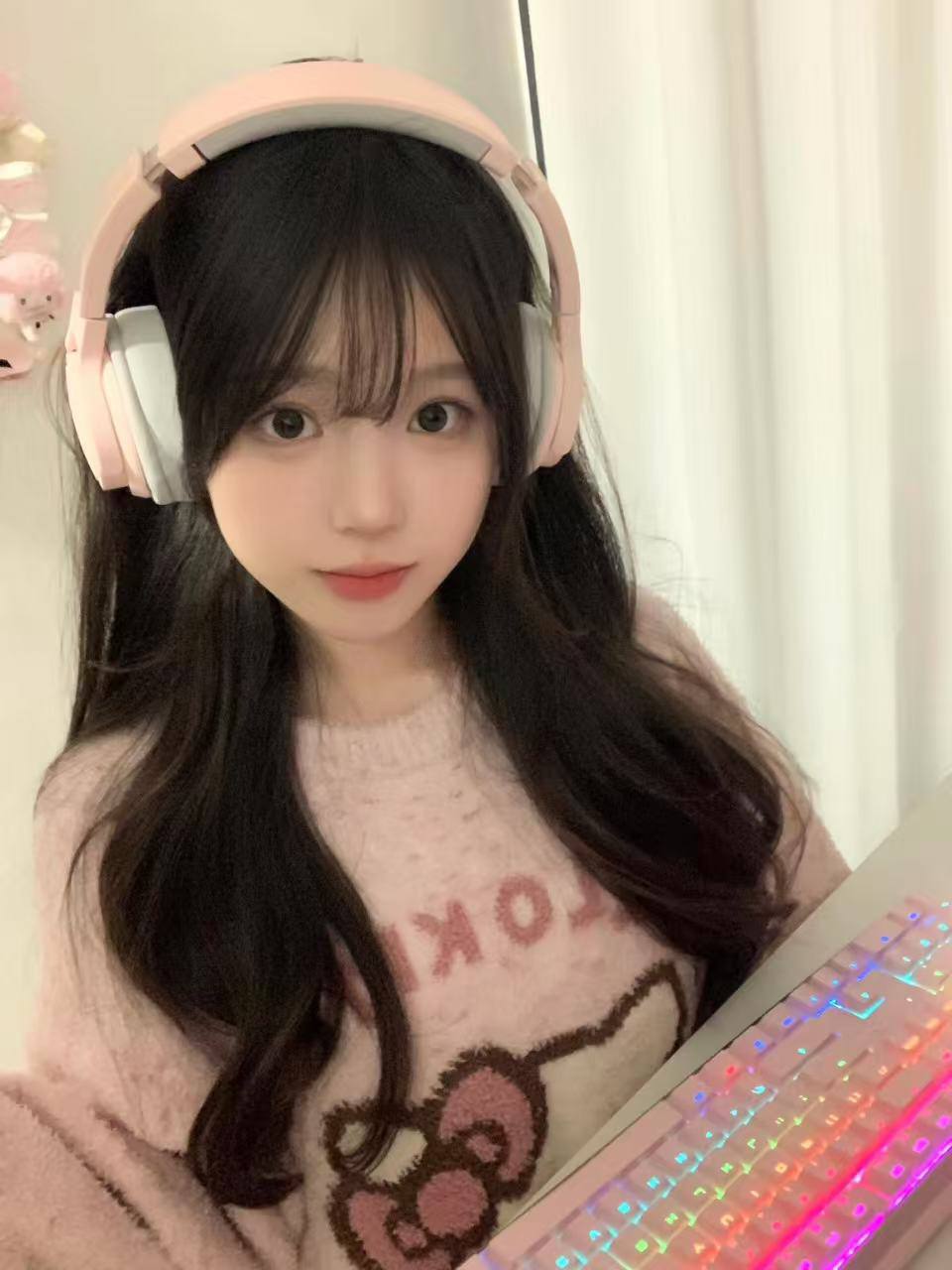 氛围感女生涵潼