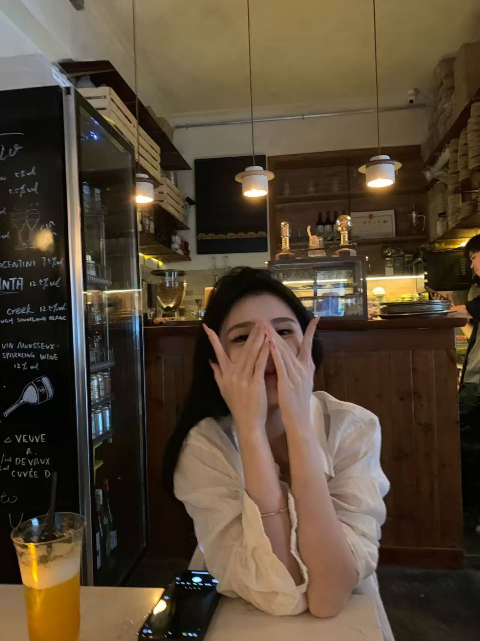 清冷颜值担当琬曼