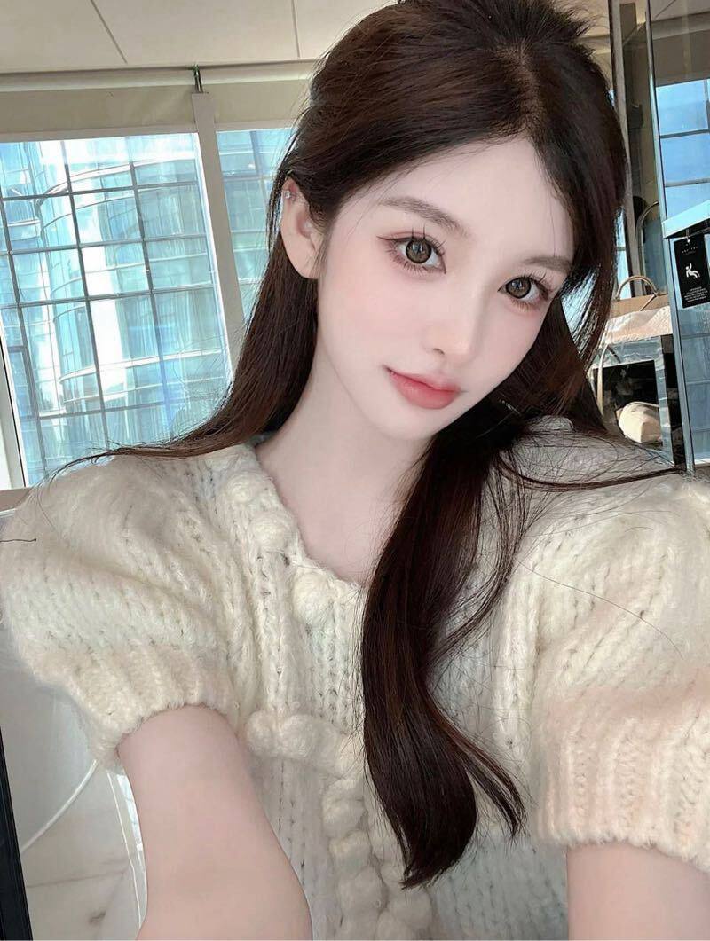 时尚美妆网红蓓蕴