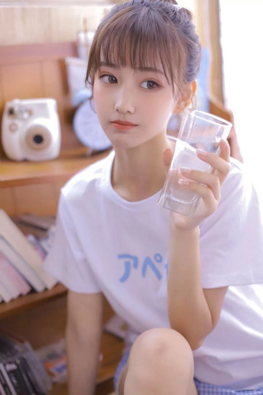 仙女气质校花蕾蕾