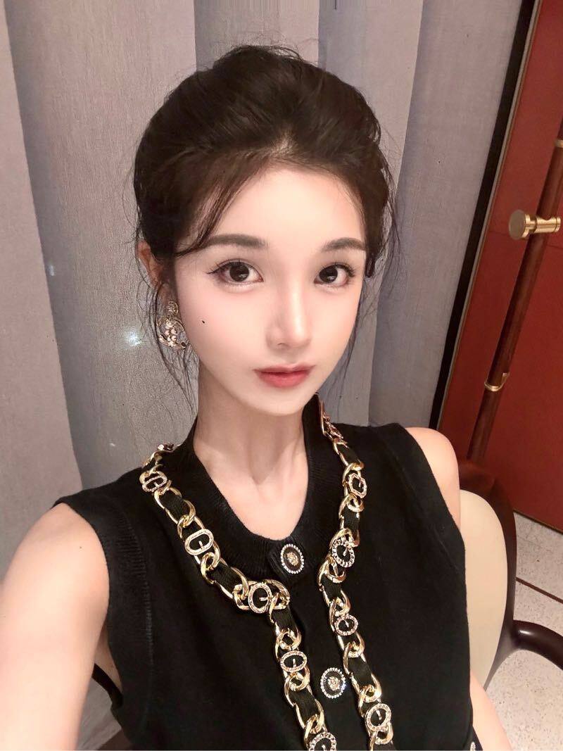 精致洋气穿搭滢滢