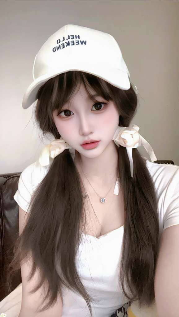 精致打扮小美女启兰