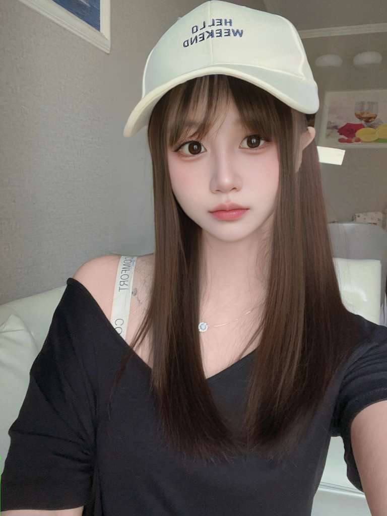 精致打扮小美女启兰