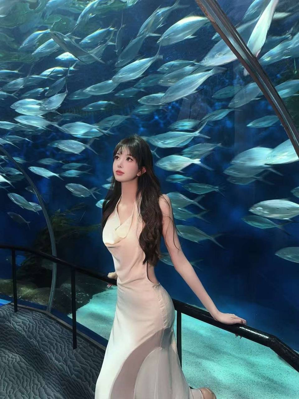 氛围感女友瑟瑟