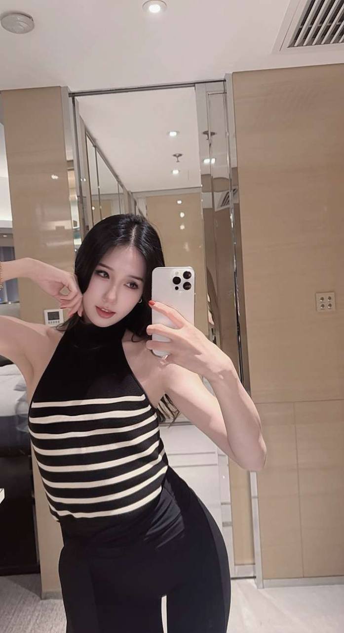 高挑女神范诺拉